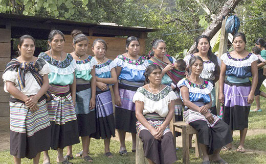 2_mujeres_tseltales_integrantes_de_junpajal_otanil